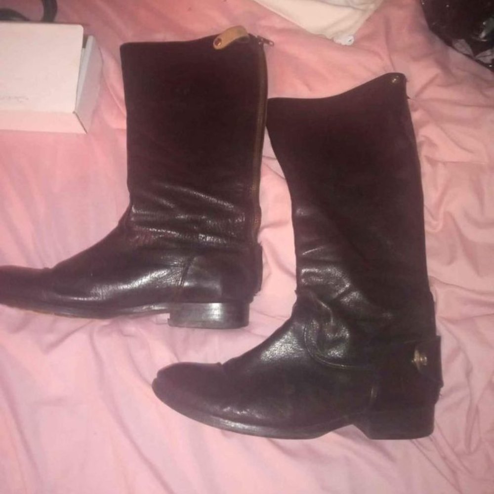 Woman's Fry Boots